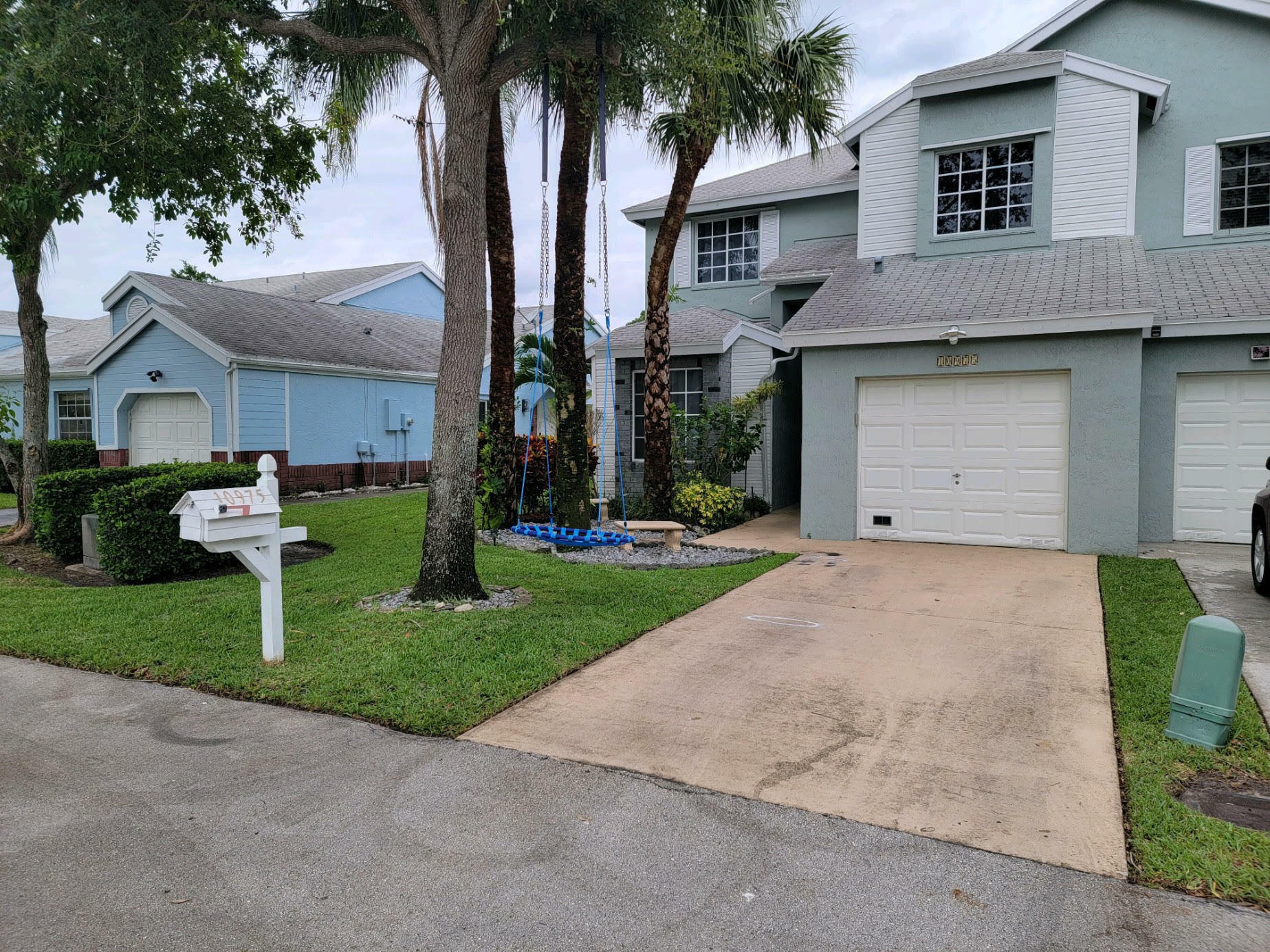 Property Photo:  10975 SW 11th Place Place  FL 33324 