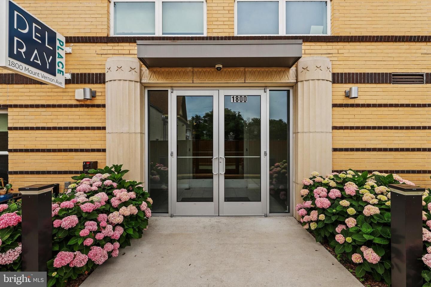 Property Photo:  1800 Mount Vernon Avenue 207  VA 22301 