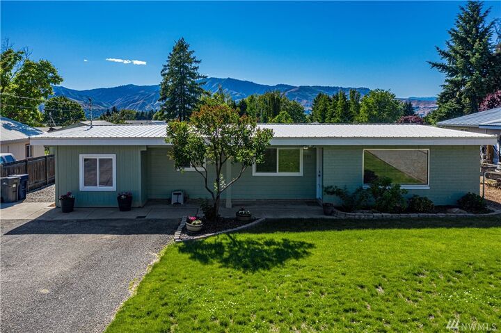 1130 N Denis Ct  East Wenatchee WA 98802 photo
