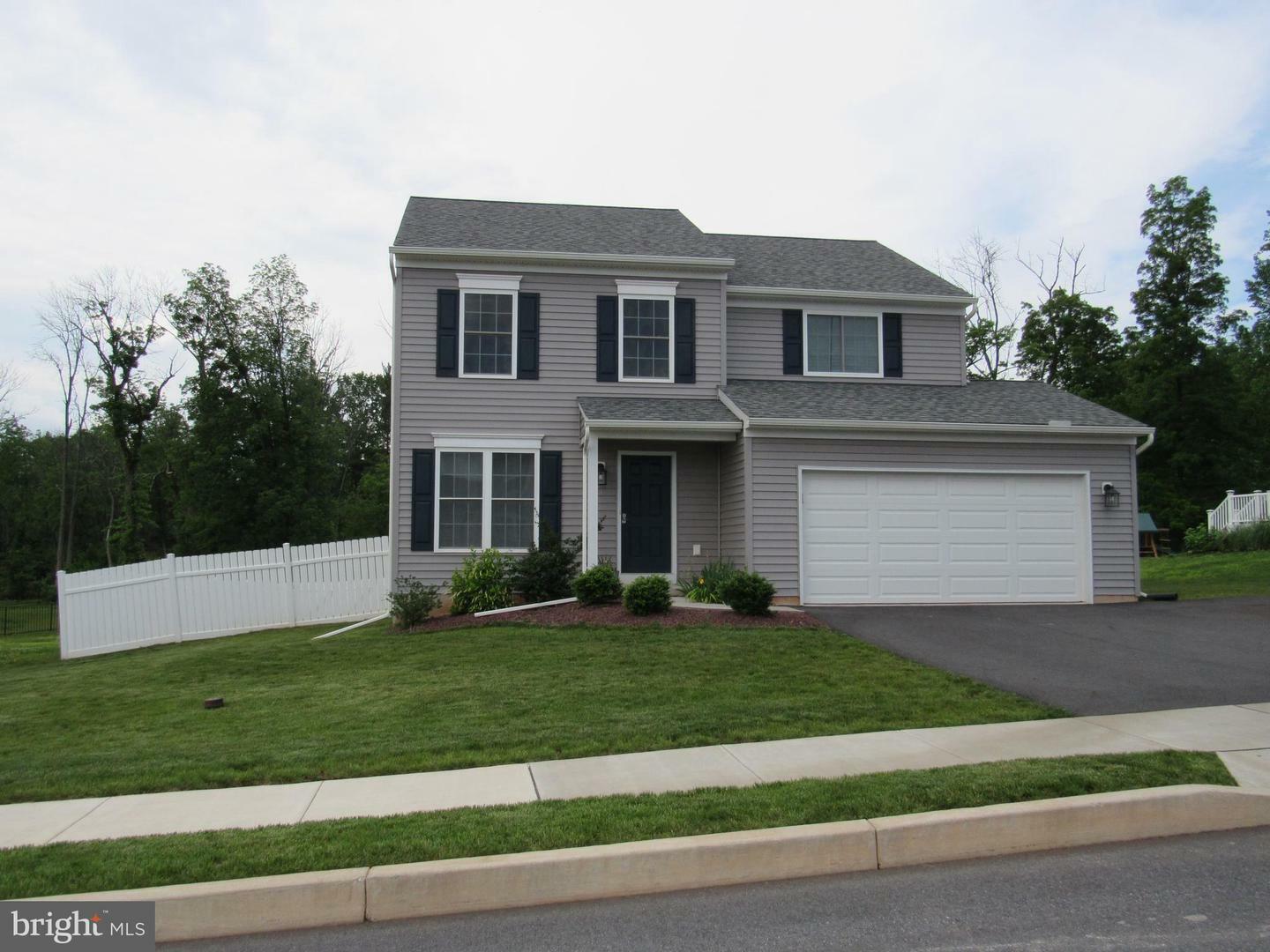 Property Photo: 3 Cottonwood Lane PA 17517