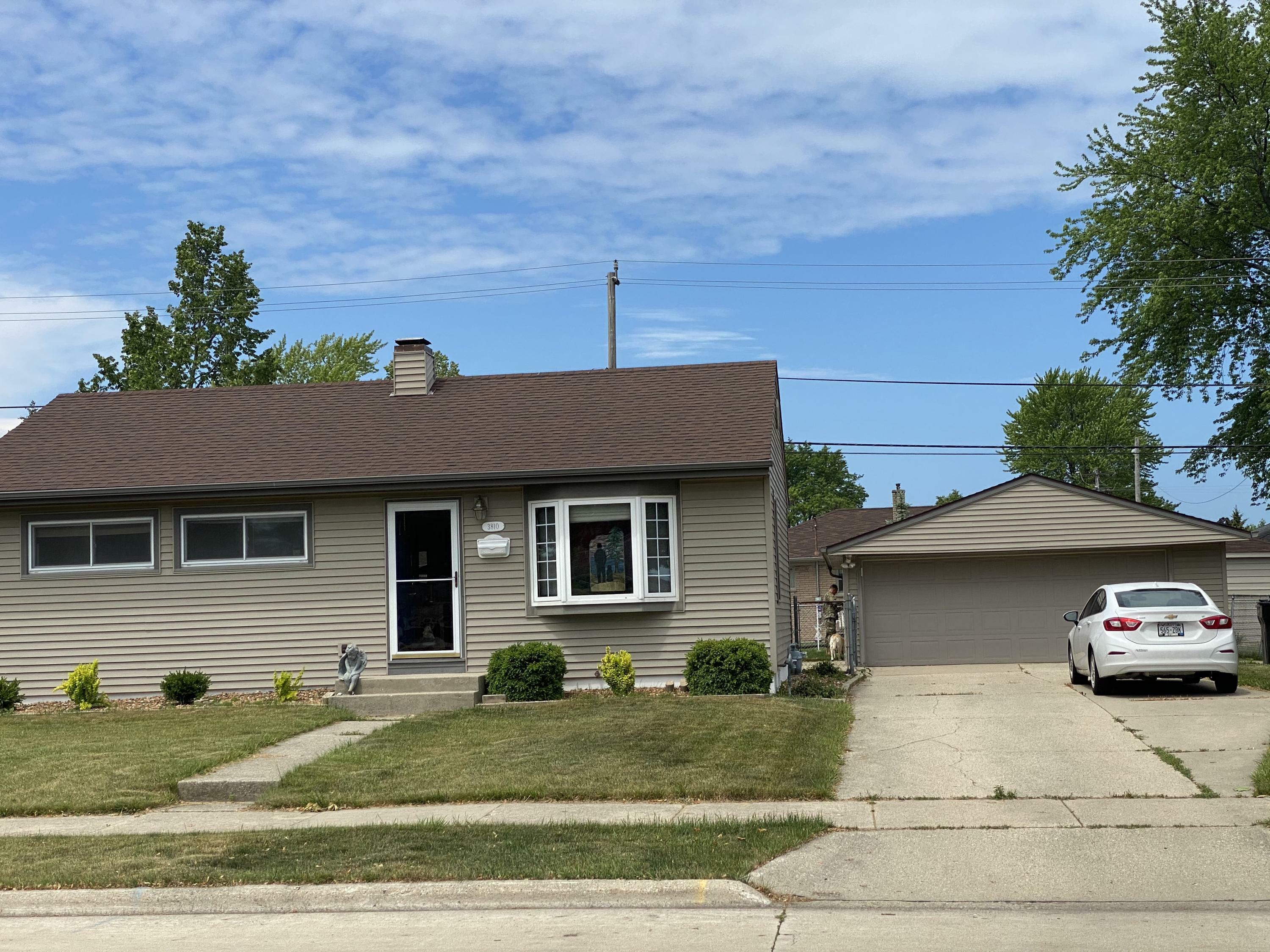 Property Photo:  3810 E Van Eimeren Ave  WI 53110 