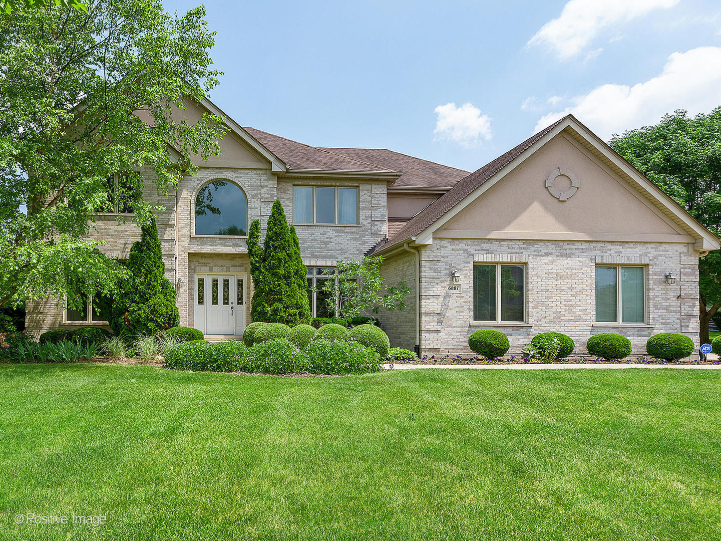 Property Photo: 6887 Fieldstone Drive IL 60527