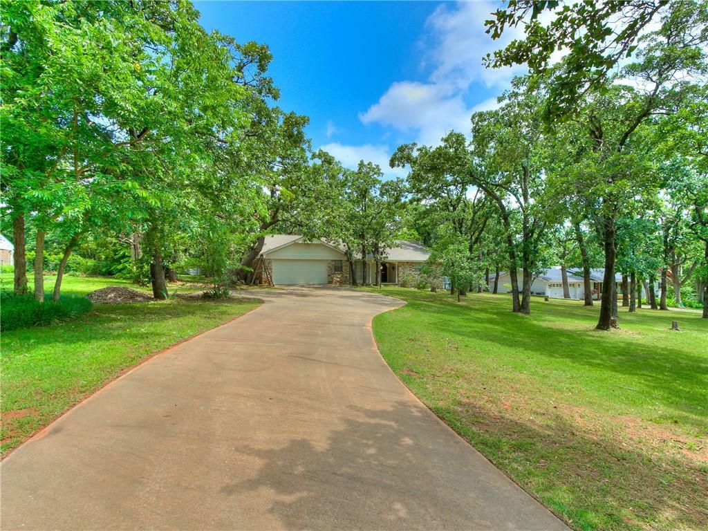 Property Photo:  2521 Cedar Oak Drive  OK 73013 