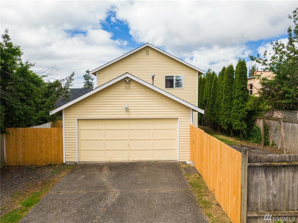 Property Photo:  2514 Cornwall Ave  WA 98225 