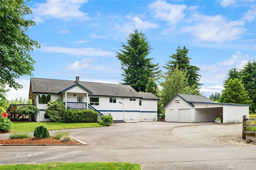 Property Photo:  19509 SE 141st St  WA 98059 