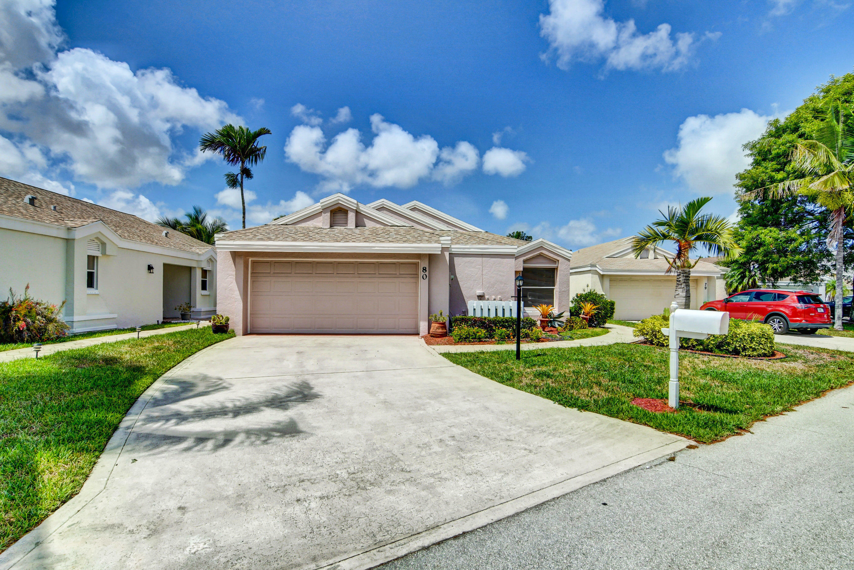 Property Photo: 80 Sandpiper Way FL 33436