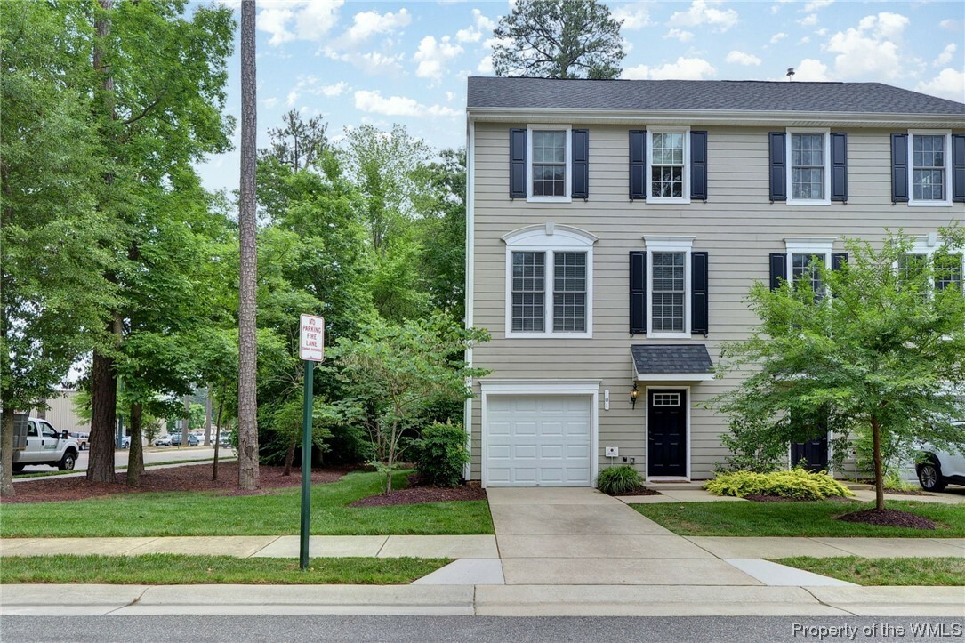 Property Photo:  101 Parkway Court  VA 23185 