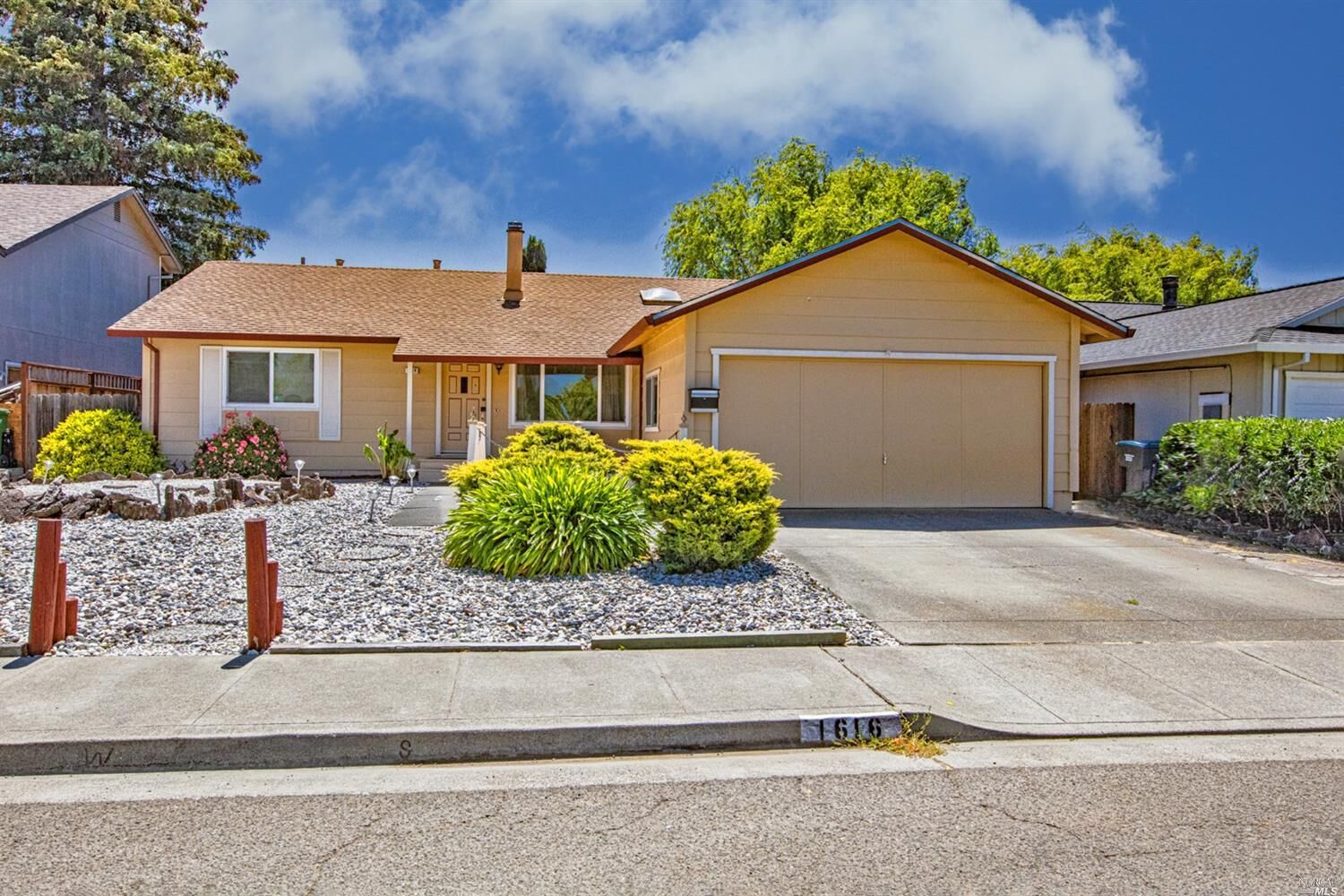 Property Photo:  1616 Putnam Way  CA 94954 