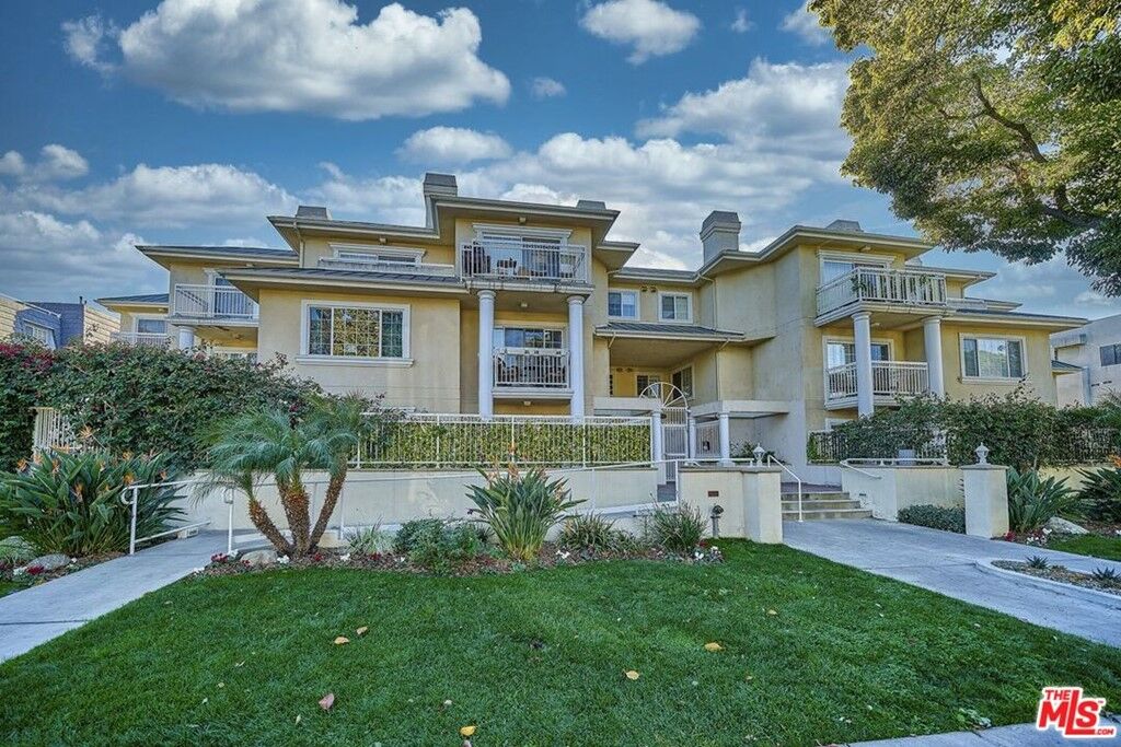 Property Photo:  530 W Stocker Street 104  CA 91202 