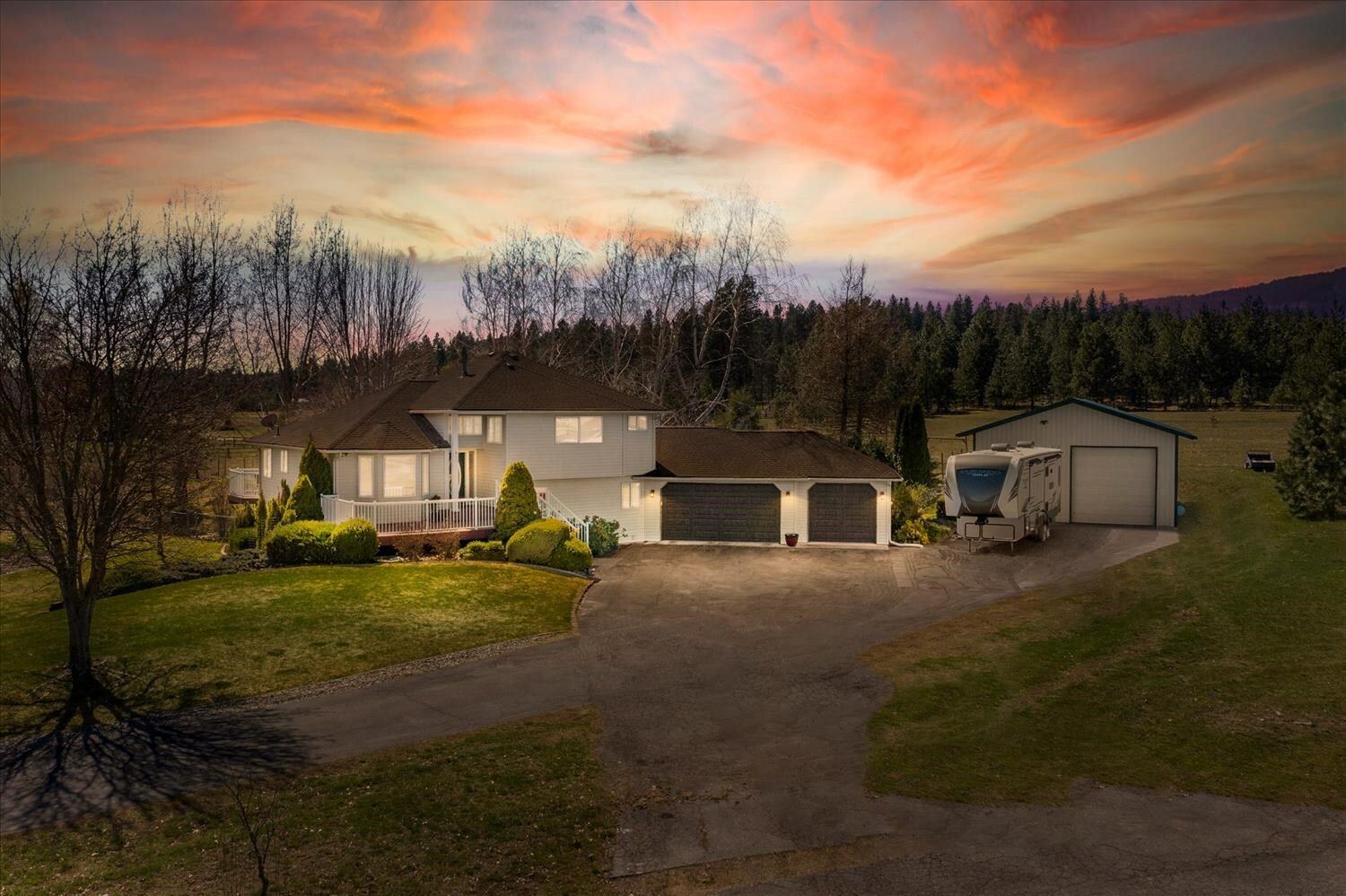 Property Photo:  9605 N Starr Rd  WA 99025 