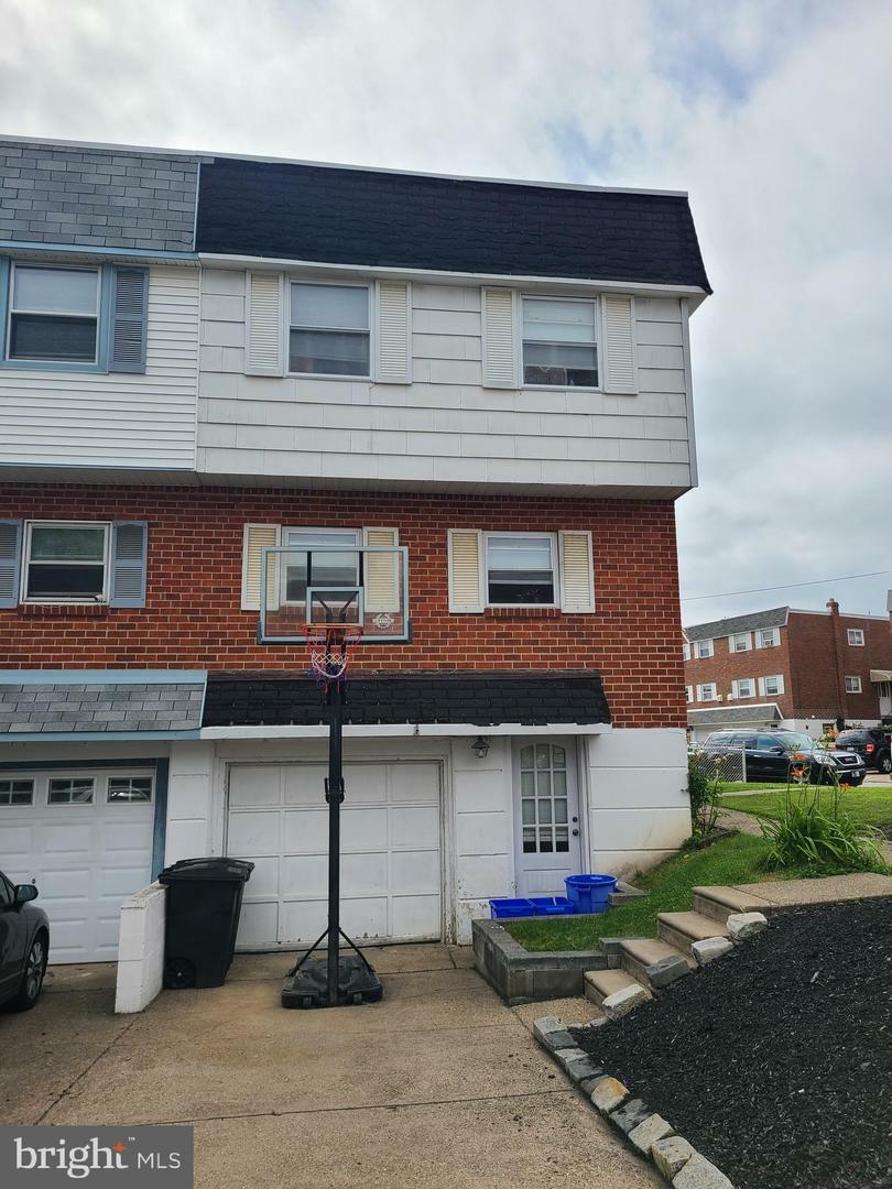 Property Photo:  2856 Walnut Hill Street  PA 19152 