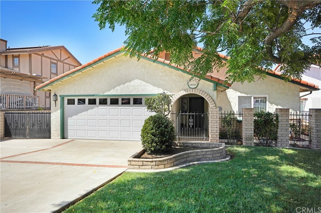 Property Photo:  24020 Continental Drive  CA 92587 