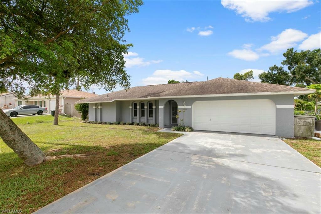 Property Photo:  9064 King Rd W  FL 33967 