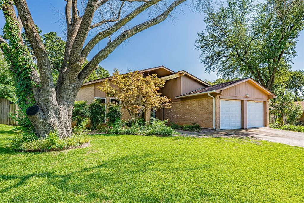 Property Photo:  4704 Burning Springs Drive  TX 76017 