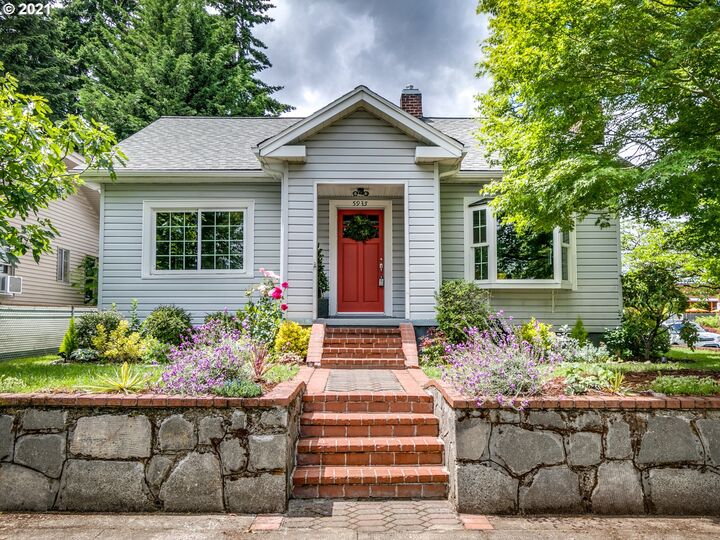 5935 N Burrage Ave  Portland OR 97217 photo
