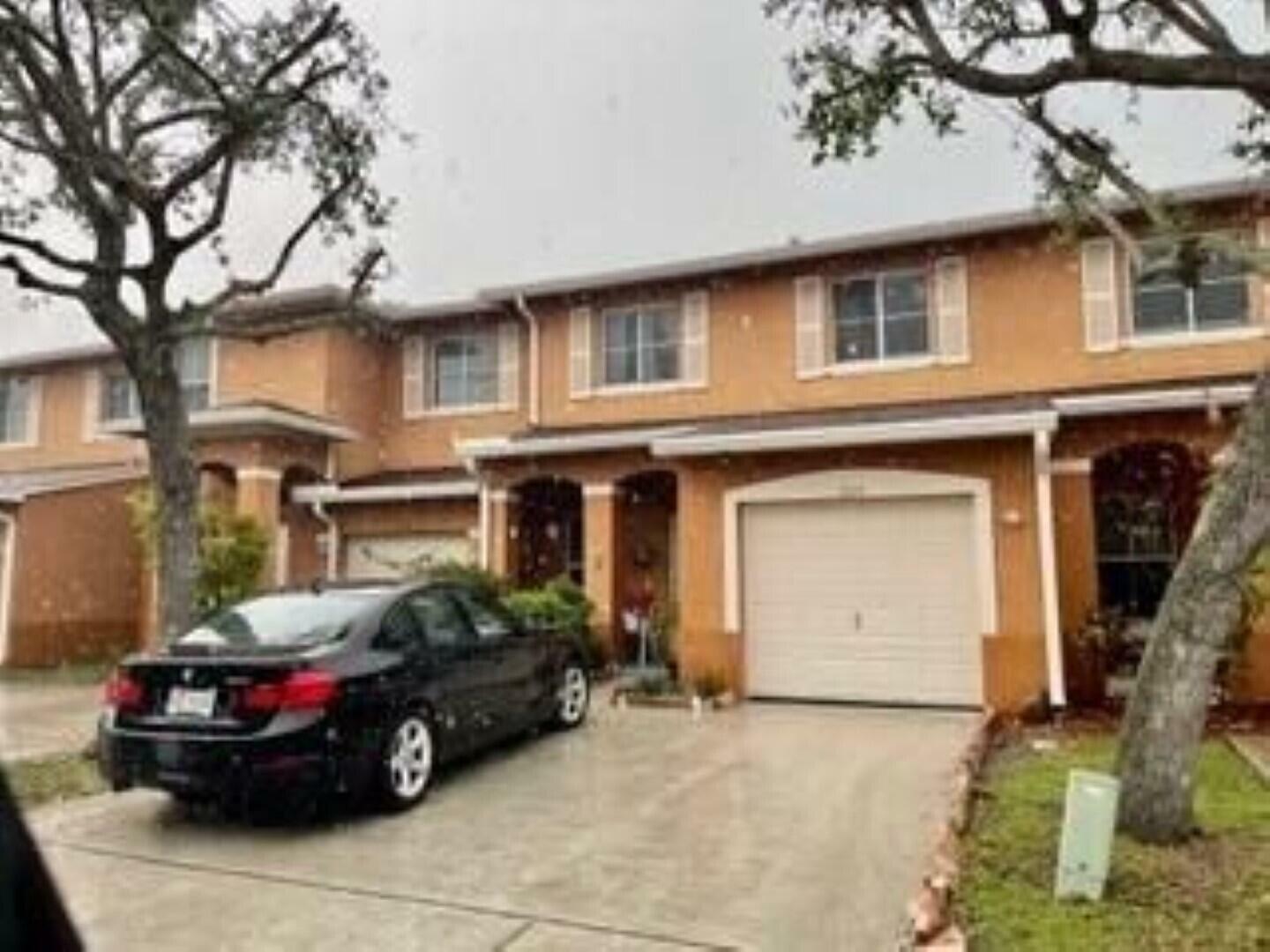 Property Photo:  324 N Palm Villas Way  FL 33461 