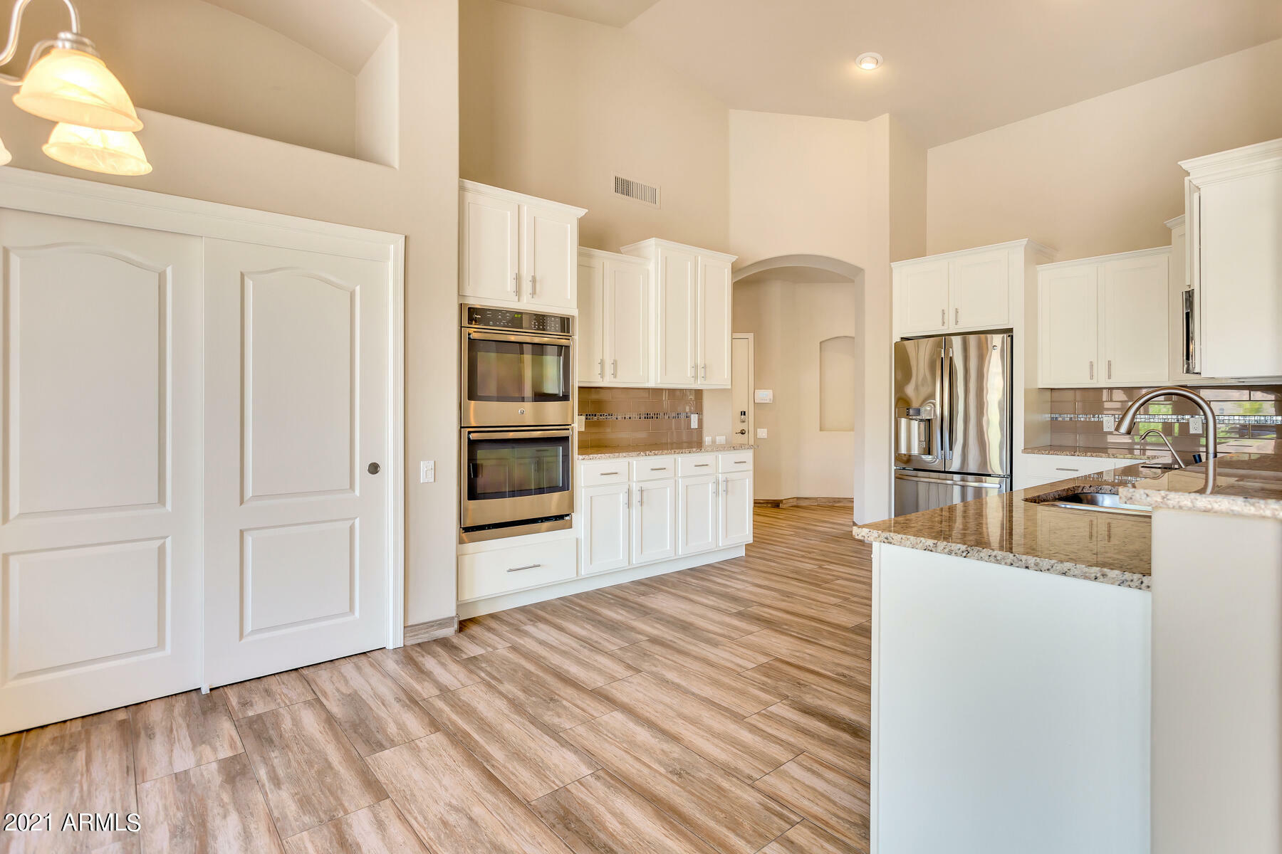 Property Photo: 16458 E Tombstone Avenue AZ 85268