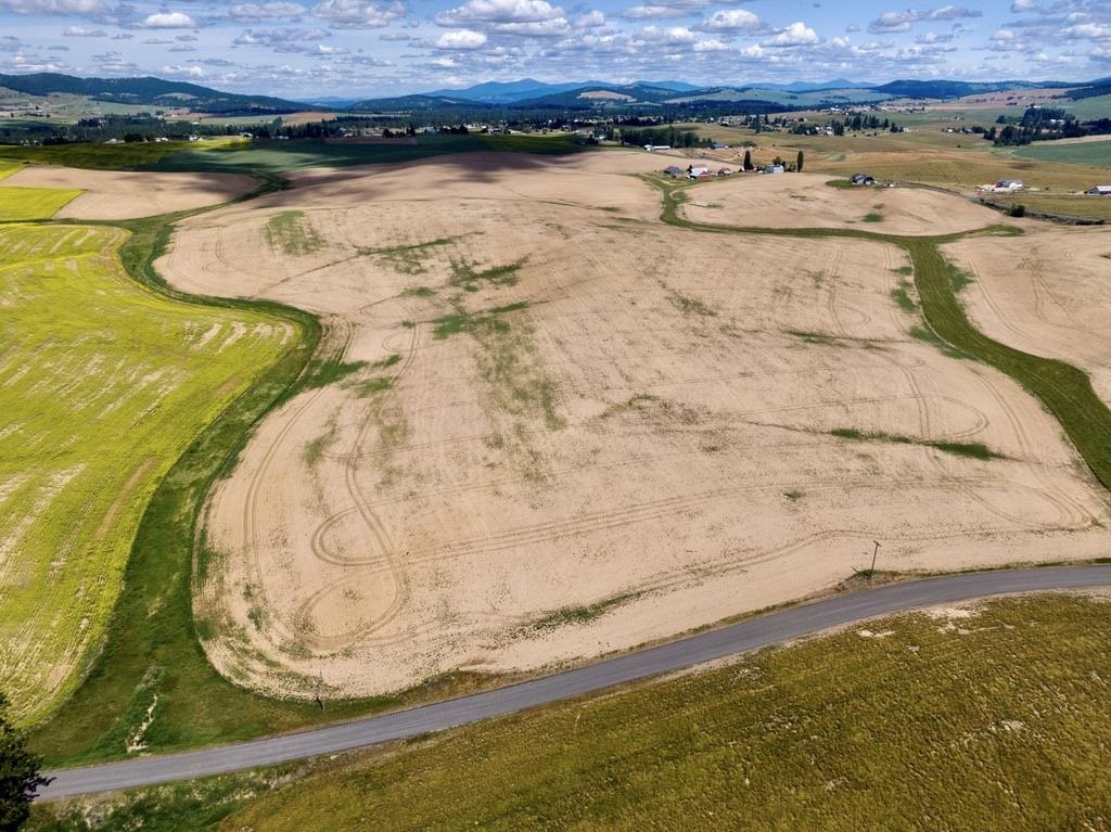 Property Photo: 11925 E Elder Rd WA 99036