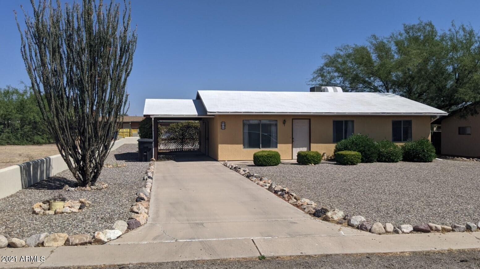 Property Photo: 629 E Apache Circle AZ 85602
