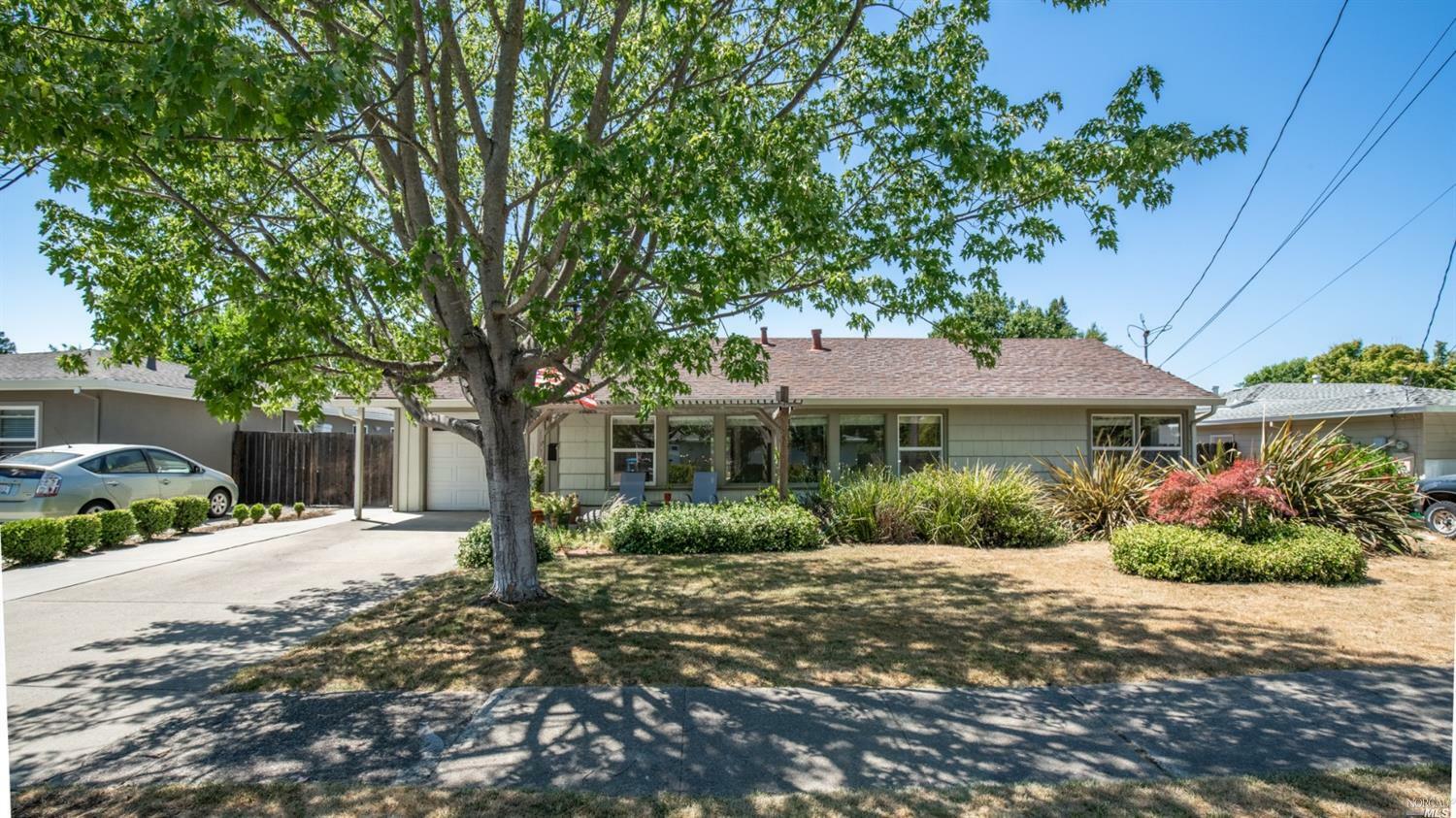 Property Photo:  717 Del Mar Avenue  CA 94947 