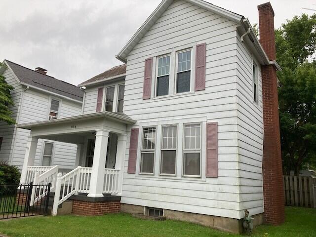 Property Photo: 654 E Chestnut Street OH 43130