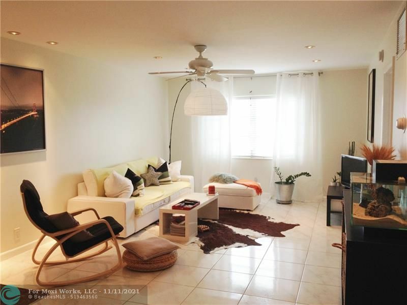 Property Photo:  1950 N Andrews Ave 208D  FL 33311 