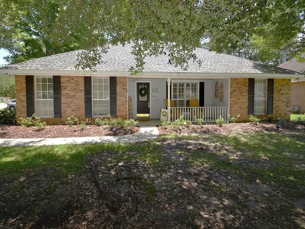 Property Photo:  658 Pierce Drive  LA 70448