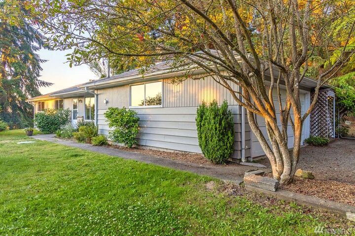 9826 SW 268th St  Vashon WA 98070 photo