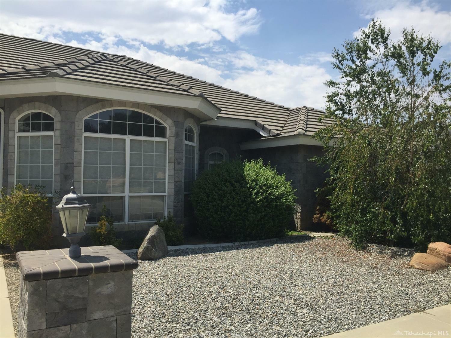 Property Photo:  28850 Shannon Court  CA 93561 