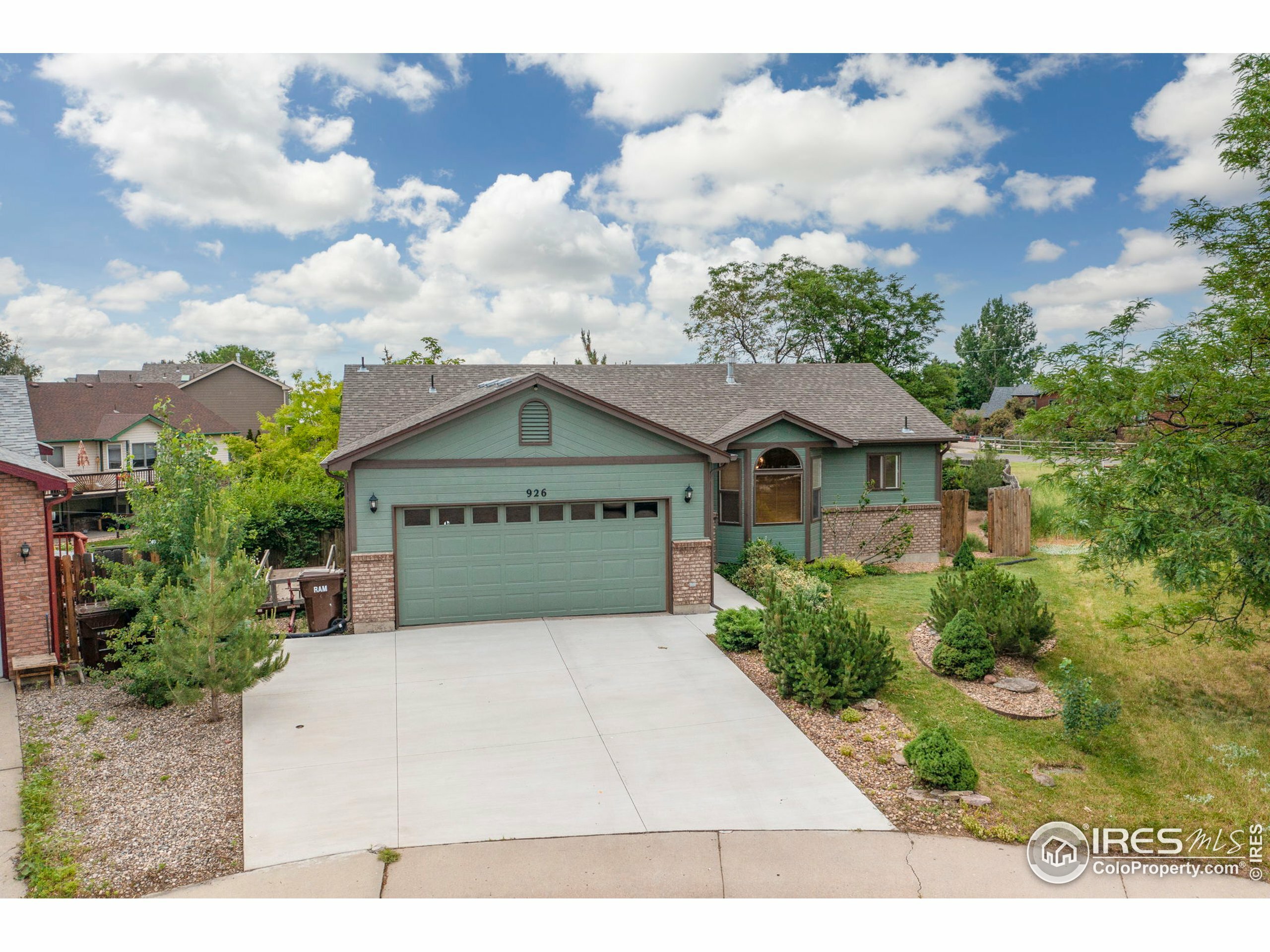 Property Photo:  926 Ptarmigan Ln  CO 80538 