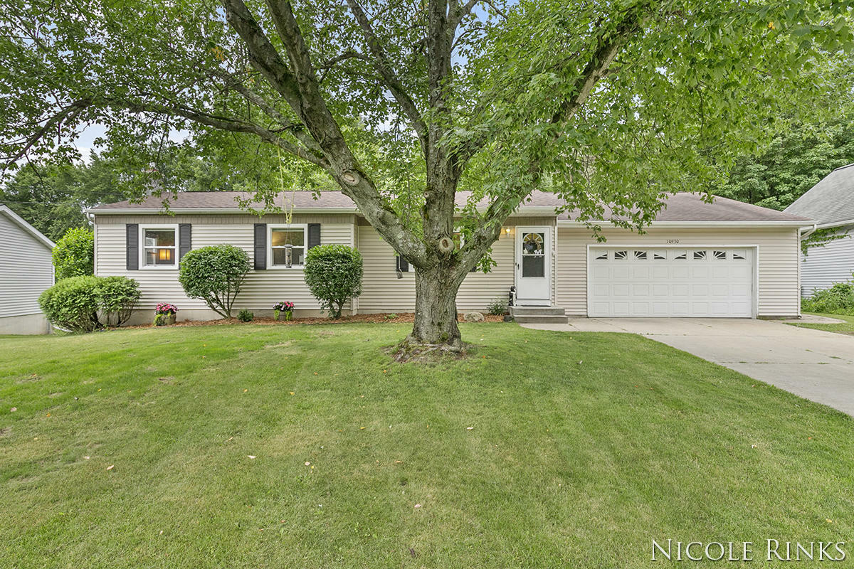 Property Photo:  10930 Sconcewood Drive SE  MI 49331 