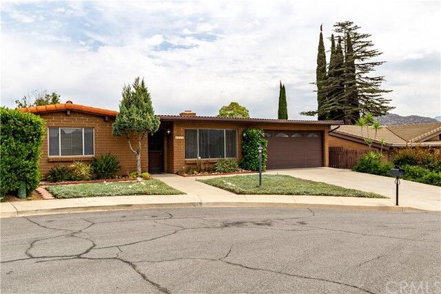 Property Photo:  4732 Via Serra  CA 92028 