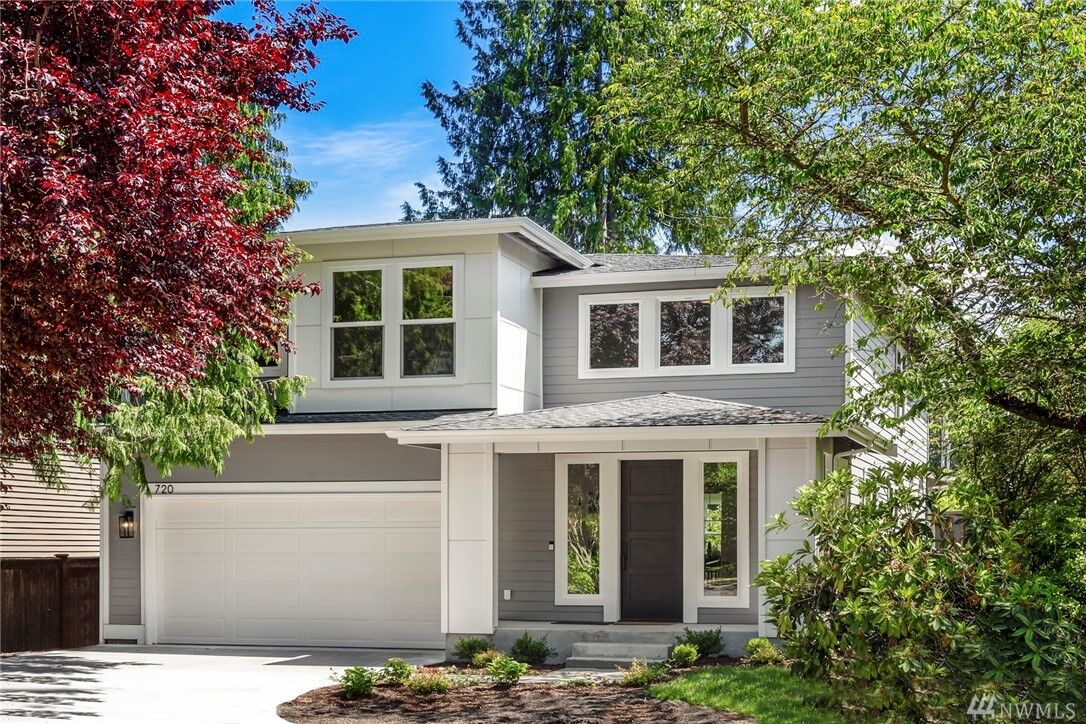 Property Photo:  720 20th Ave W  WA 98033 