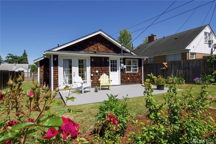 Property Photo: 734 Georgiana St WA 98362
