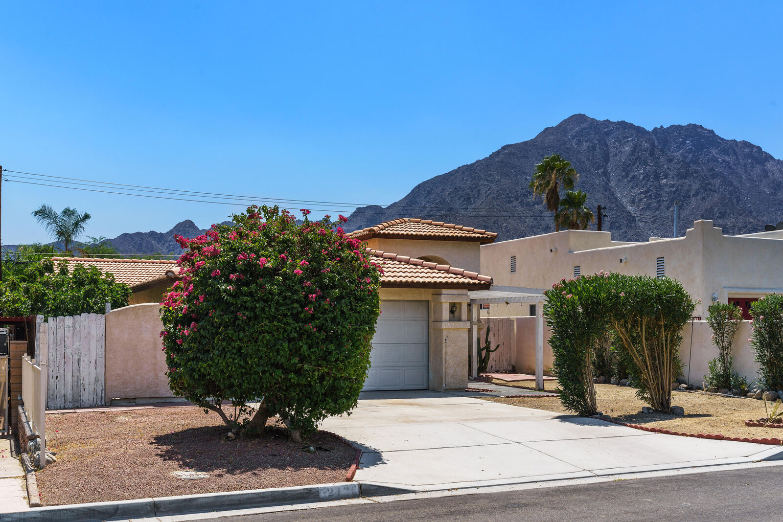 Property Photo:  52420 Avenida Navarro  CA 92253 