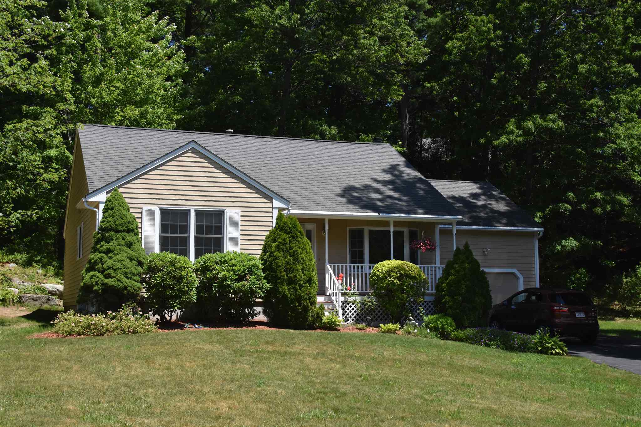Property Photo: 21 Scottsdale Drive 95 NH 03051