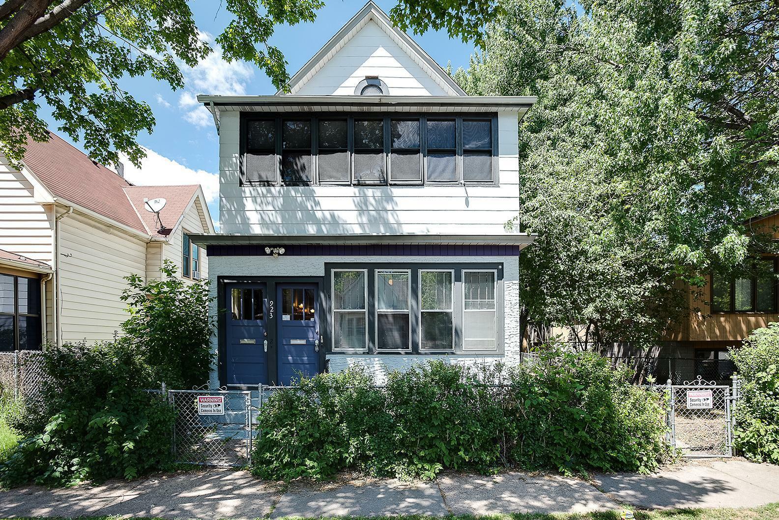 Property Photo:  923 Beech Street  MN 55106 