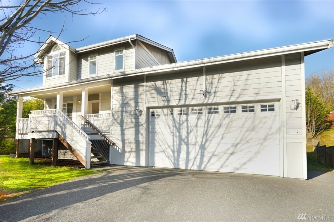 Property Photo: 6302 Swift Ave S WA 98108