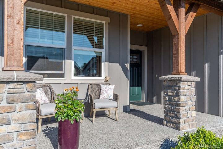 Property Photo: 616 Twin Brooks Dr WA 98273