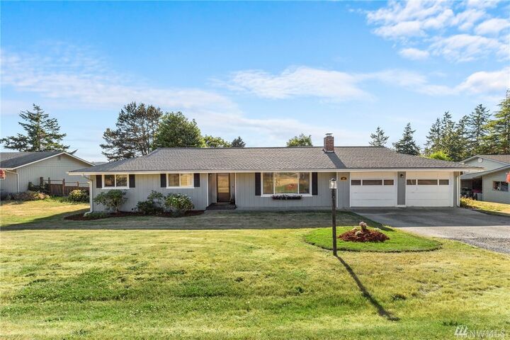 569 SW Thornberry Dr  Oak Harbor WA 98277 photo
