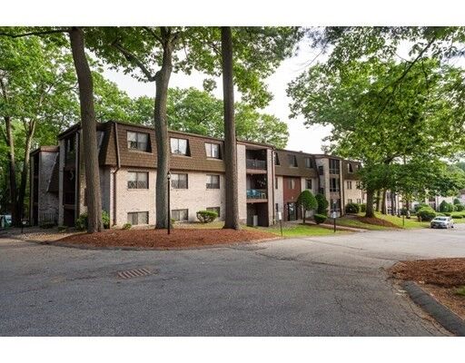 Property Photo:  3 Greenbriar Drive 308  MA 01864 