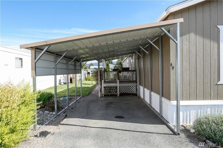 Property Photo: 455 9th St NE 49 WA 98802