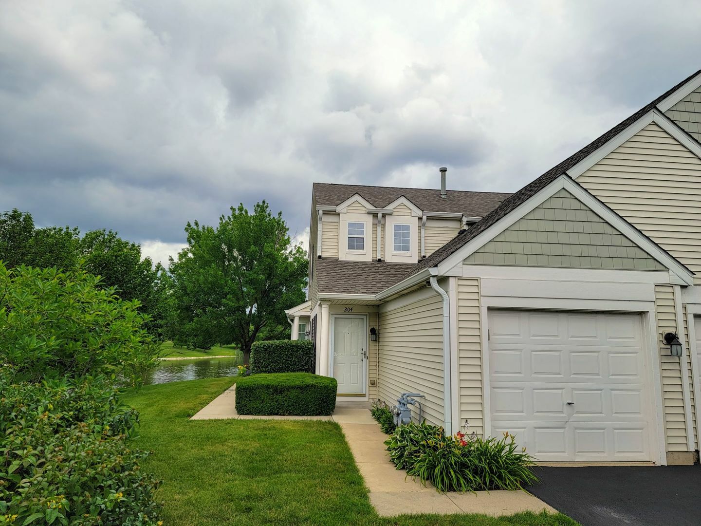 Property Photo:  2503 Sheehan Drive 204  IL 60564 