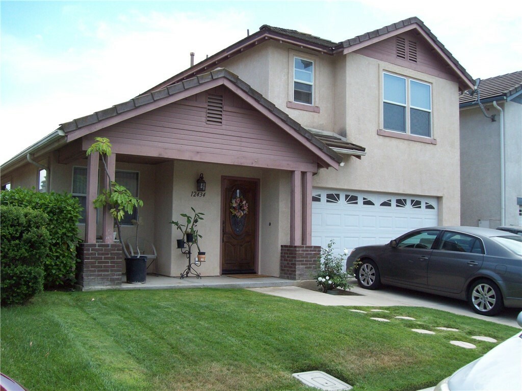 Property Photo:  12434 Reyes Street  CA 93021 