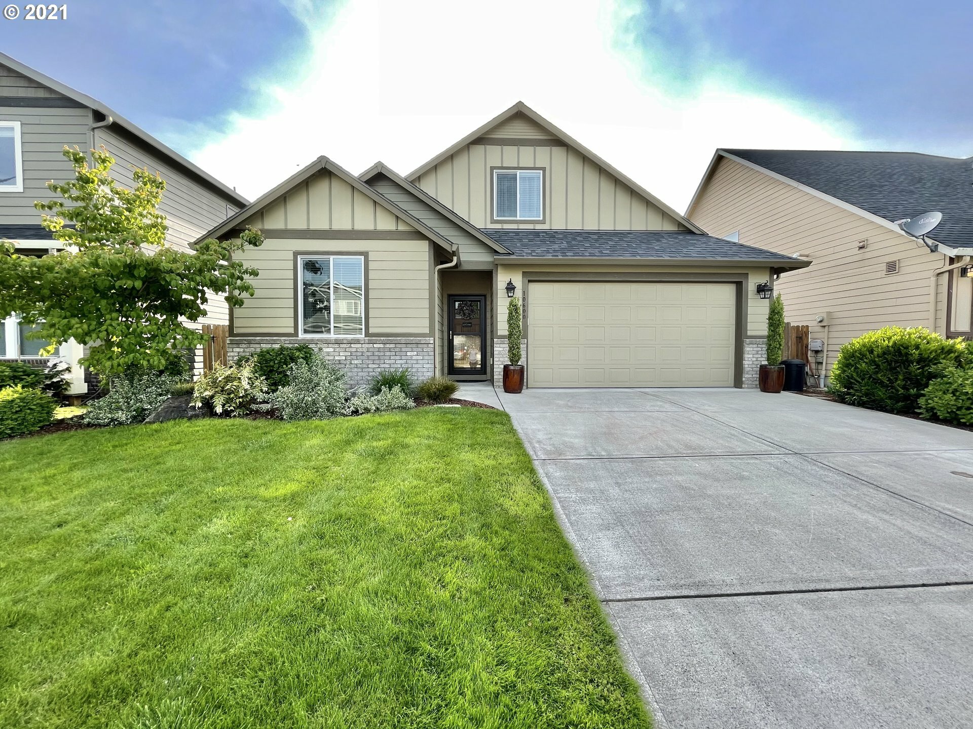 Property Photo:  10600 NE 112th Pl  WA 98662 