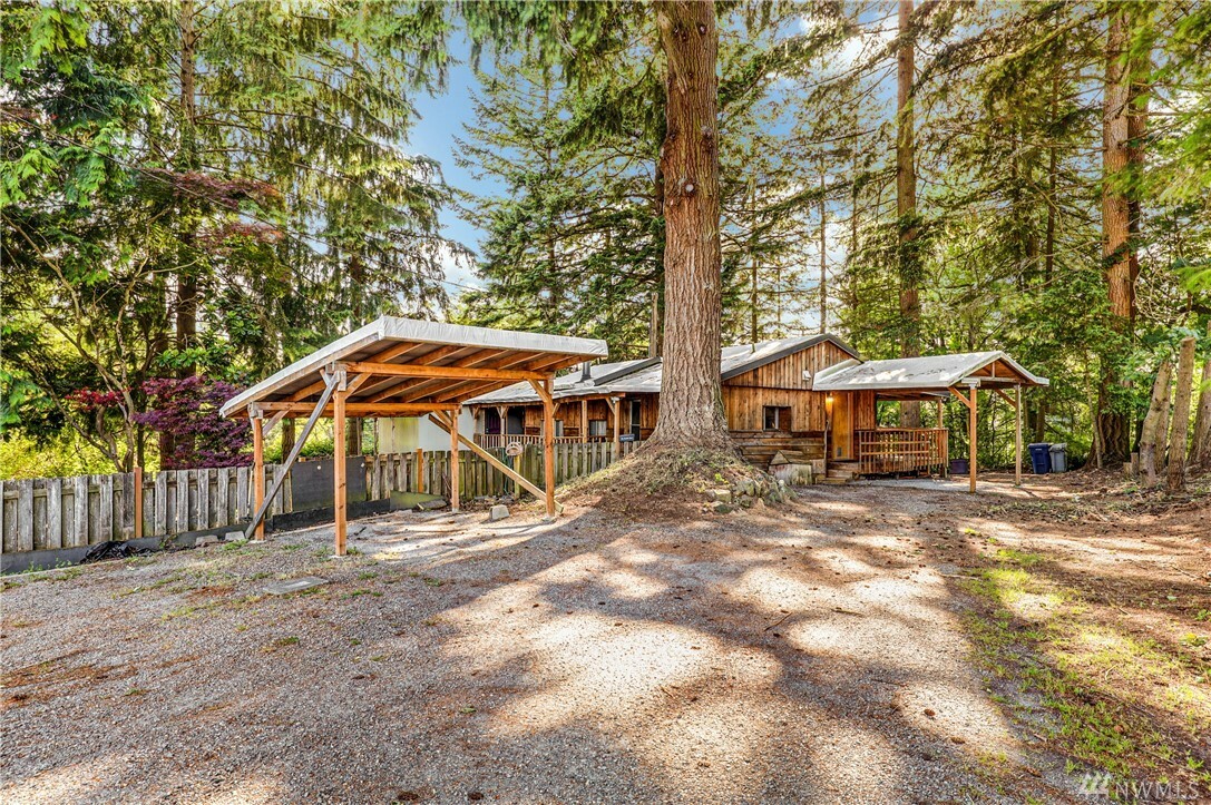 Property Photo: 13004 10th Dr SE WA 98208