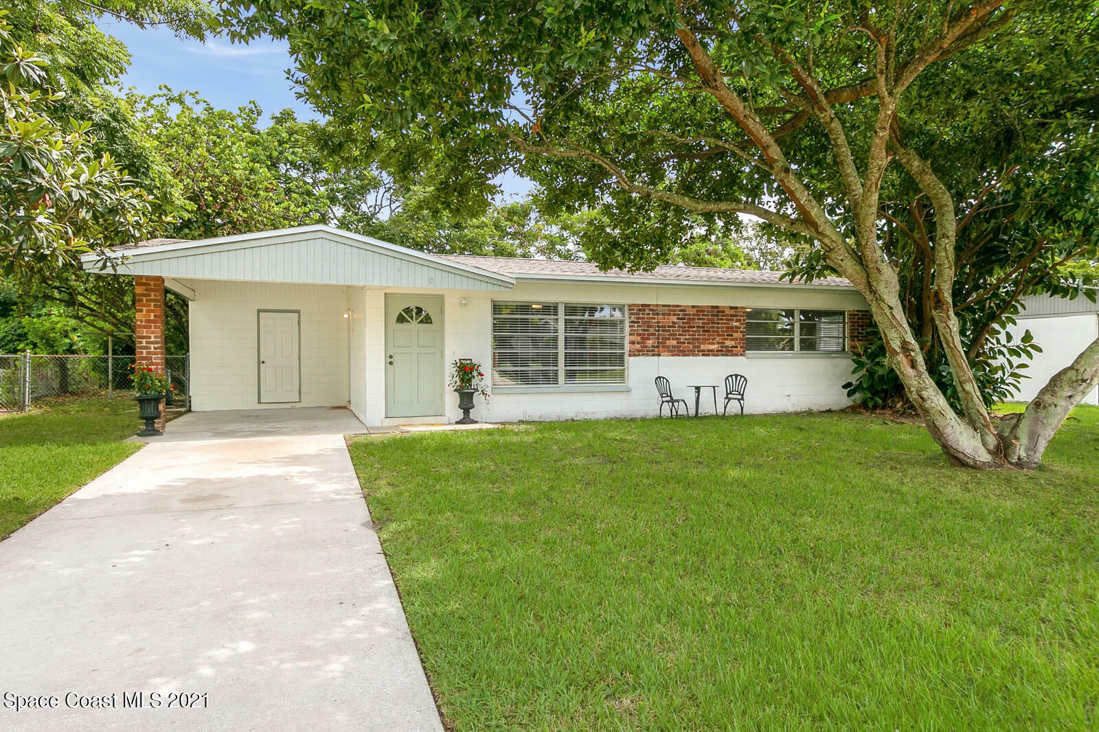 Property Photo:  1062 Macco Road  FL 32927 