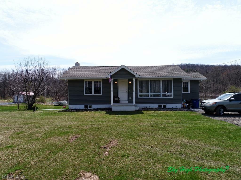 Property Photo:  13376 Lincoln Highway  PA 15537 