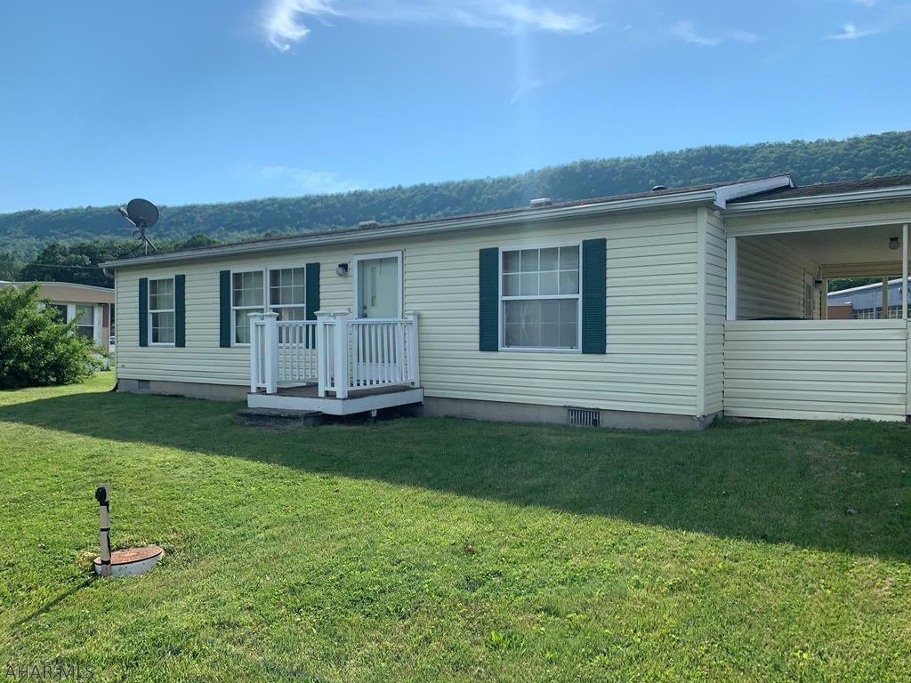 Property Photo:  427 Raystown Road  PA 15537 