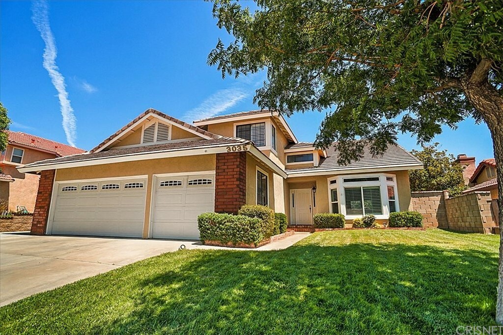Property Photo:  3035 Wellington Drive  CA 93551 